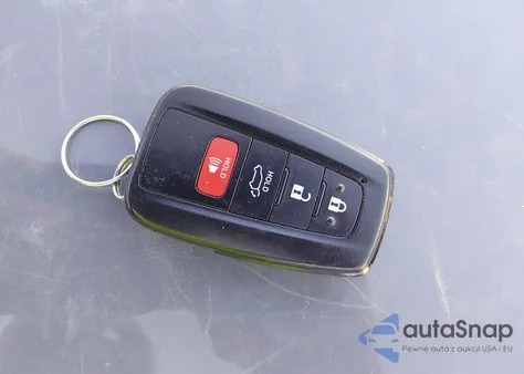 2022 Toyota Highlander Xle z USA, uszkodzony, nr VIN 5TDGZRBH9NS561247